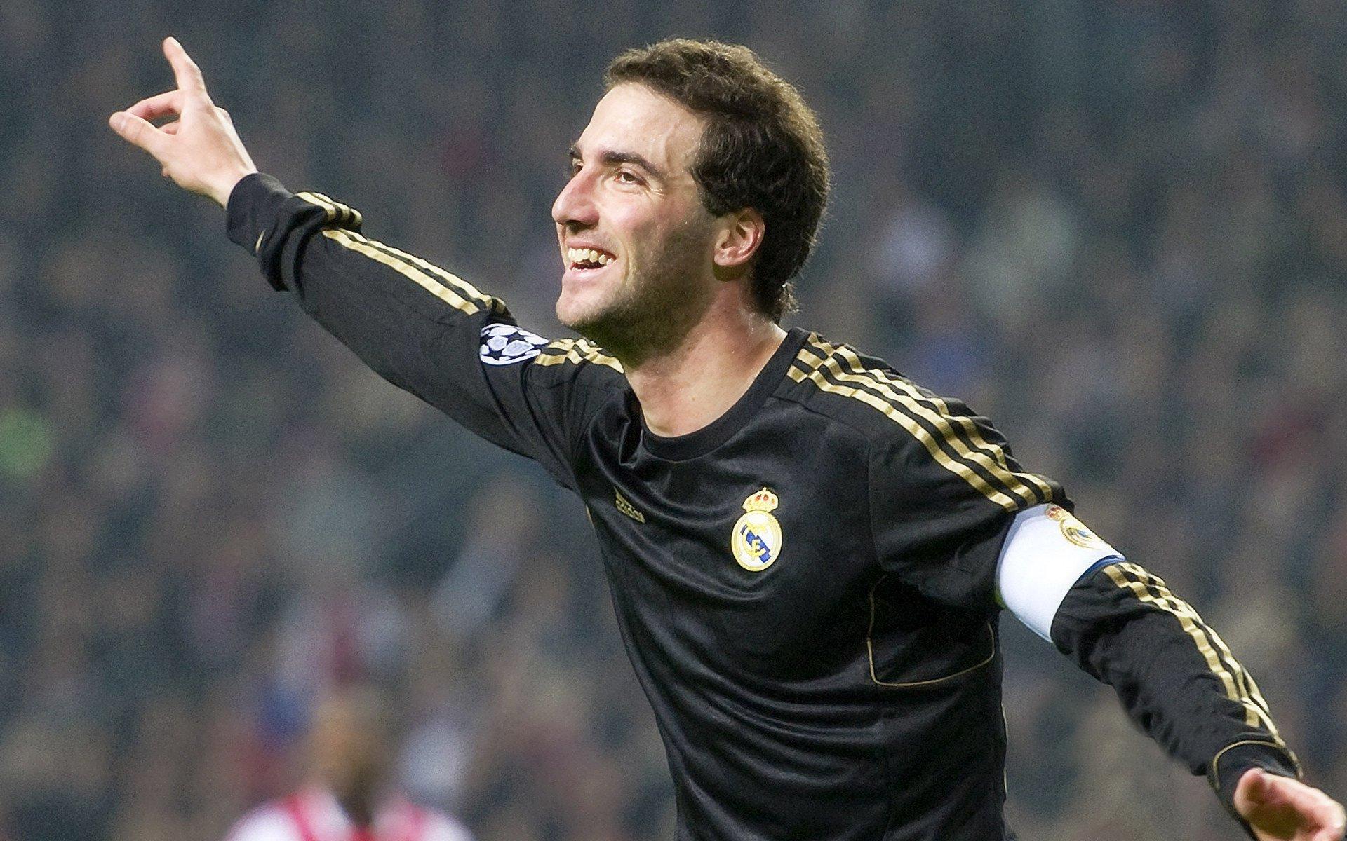 新星杨瀚森首秀坦言平静如水，打趣队友Chris紧张到冒汗